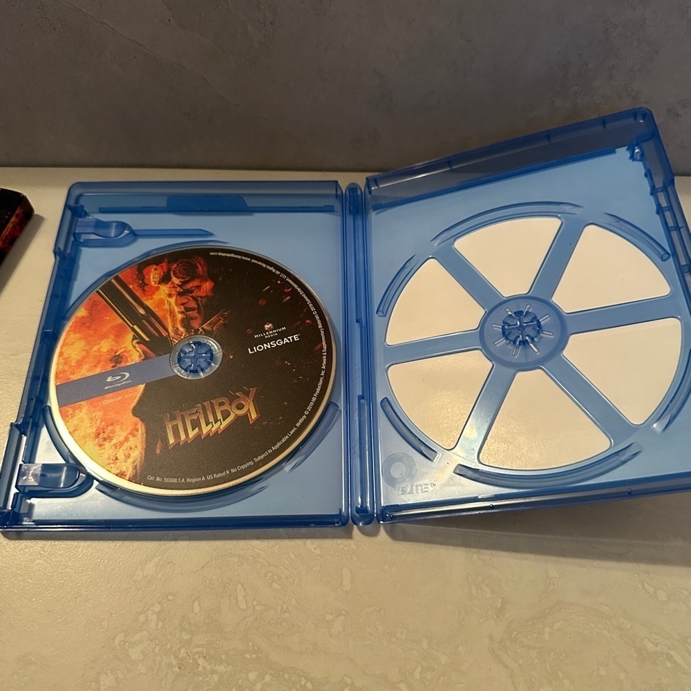 Hellboy (Blu-ray, 2019) W/Slipcover No DVD - Picture 3 of 3